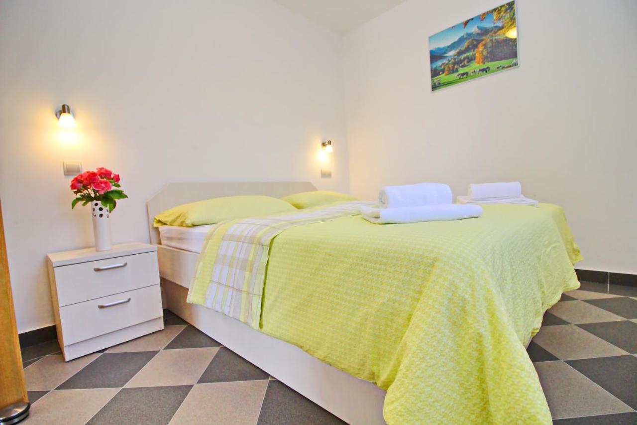 Apartments Gusti Drače Kültér fotó